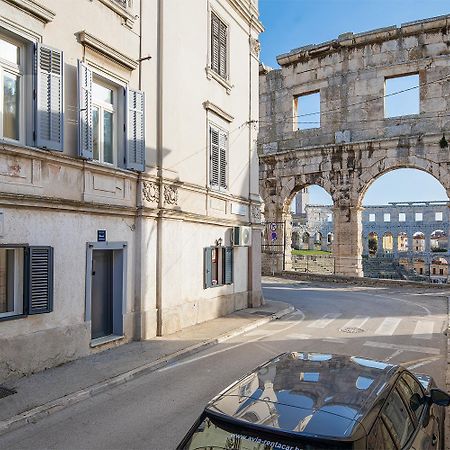 Elegant Apartment Next To Arena Pula Extérieur photo